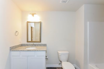 009 Main Bathroom ET42074