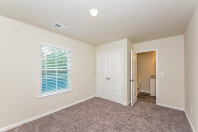010 Bedroom ET42074