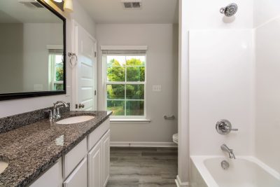 008 photo main bathroom 12727930
