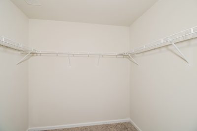 006 photo walk in closet 13199375