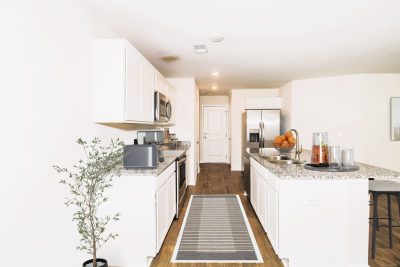 002 Alden Glen Kitchen SQFT 1883 STAGED