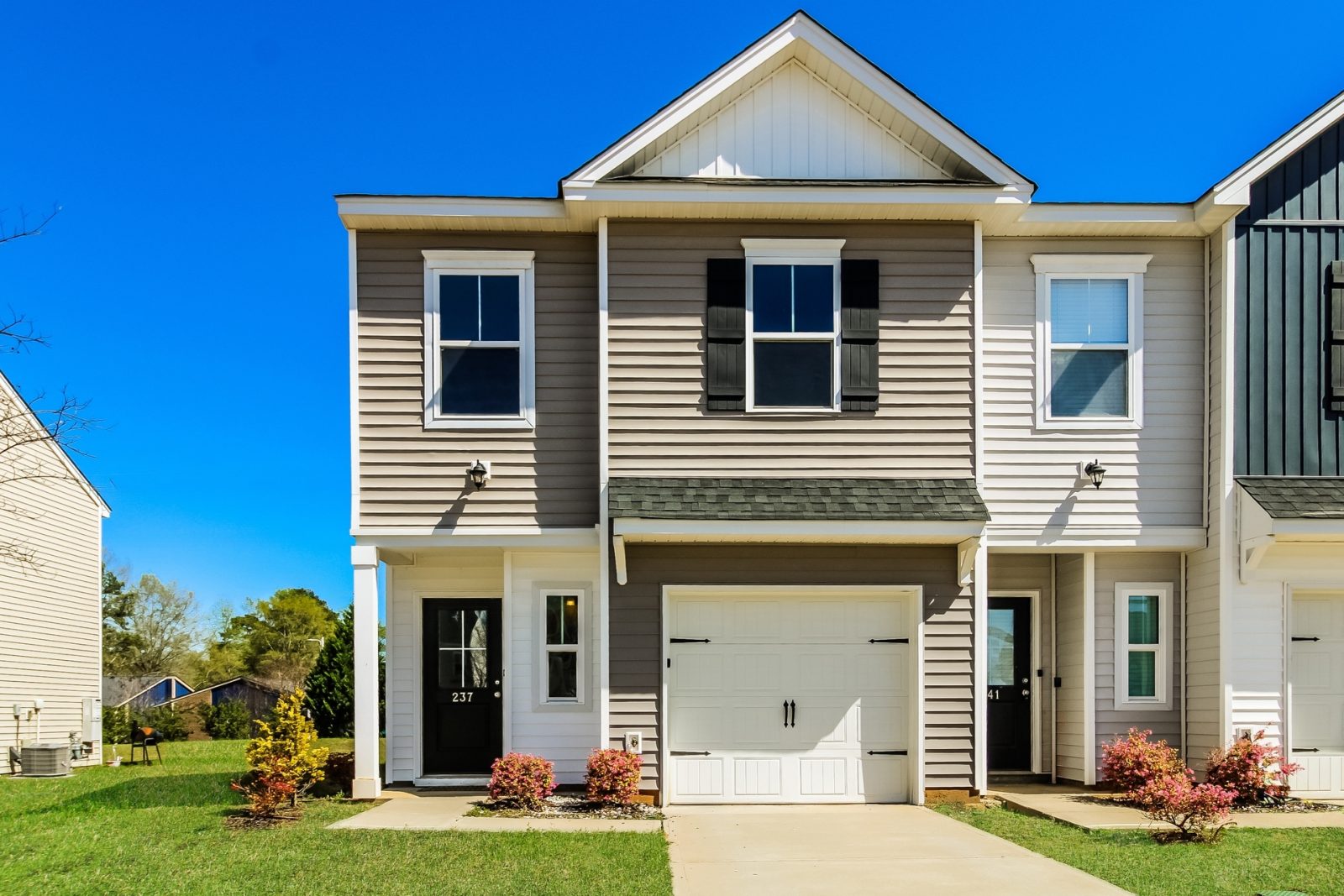 000 photo front view 15240648