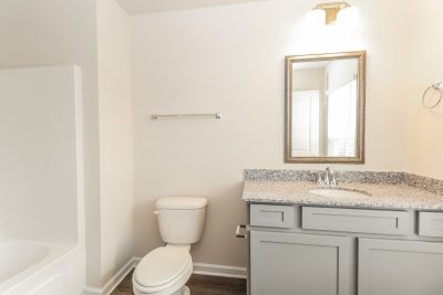 012 Main Bathroom ETA6098