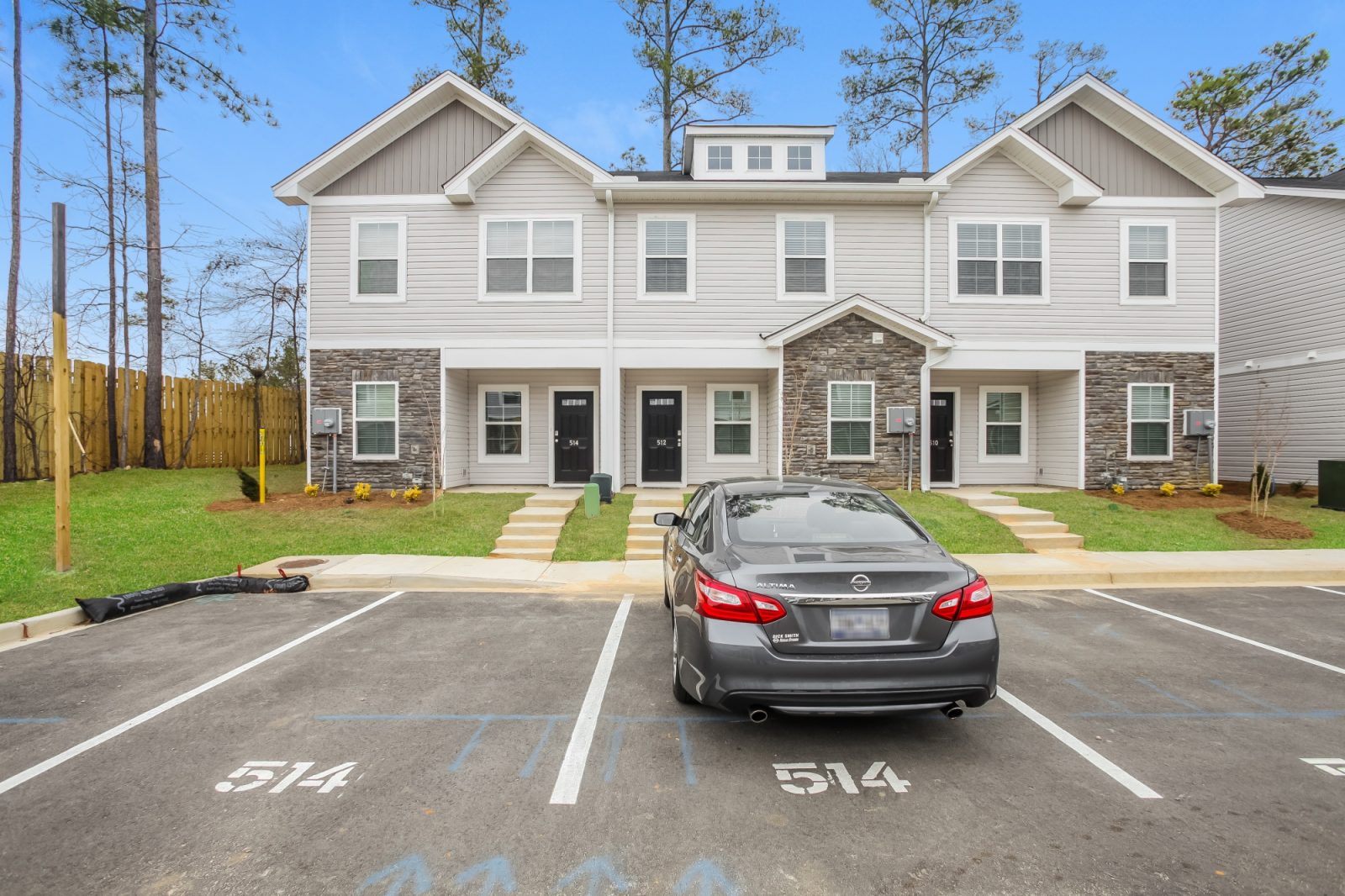 000 Front View ETA6116