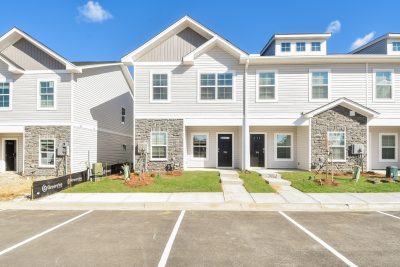 000 Front View 13466332