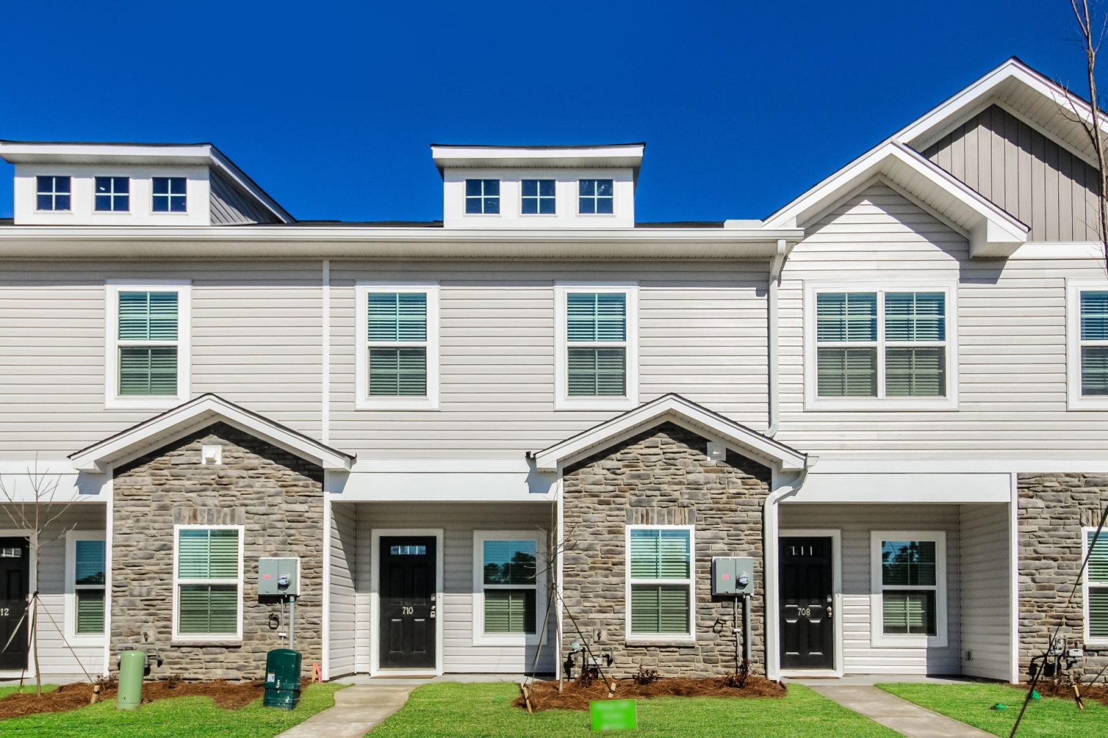 000 photo front view 13531741