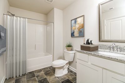 004 photo vs main bathroom 15157688