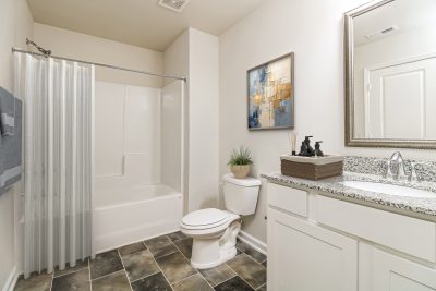 004 photo vs main bathroom 15157688