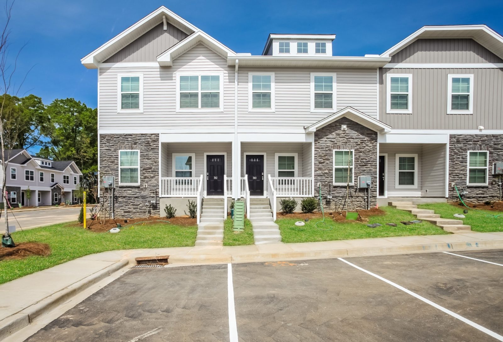 000 photo front view 13663957