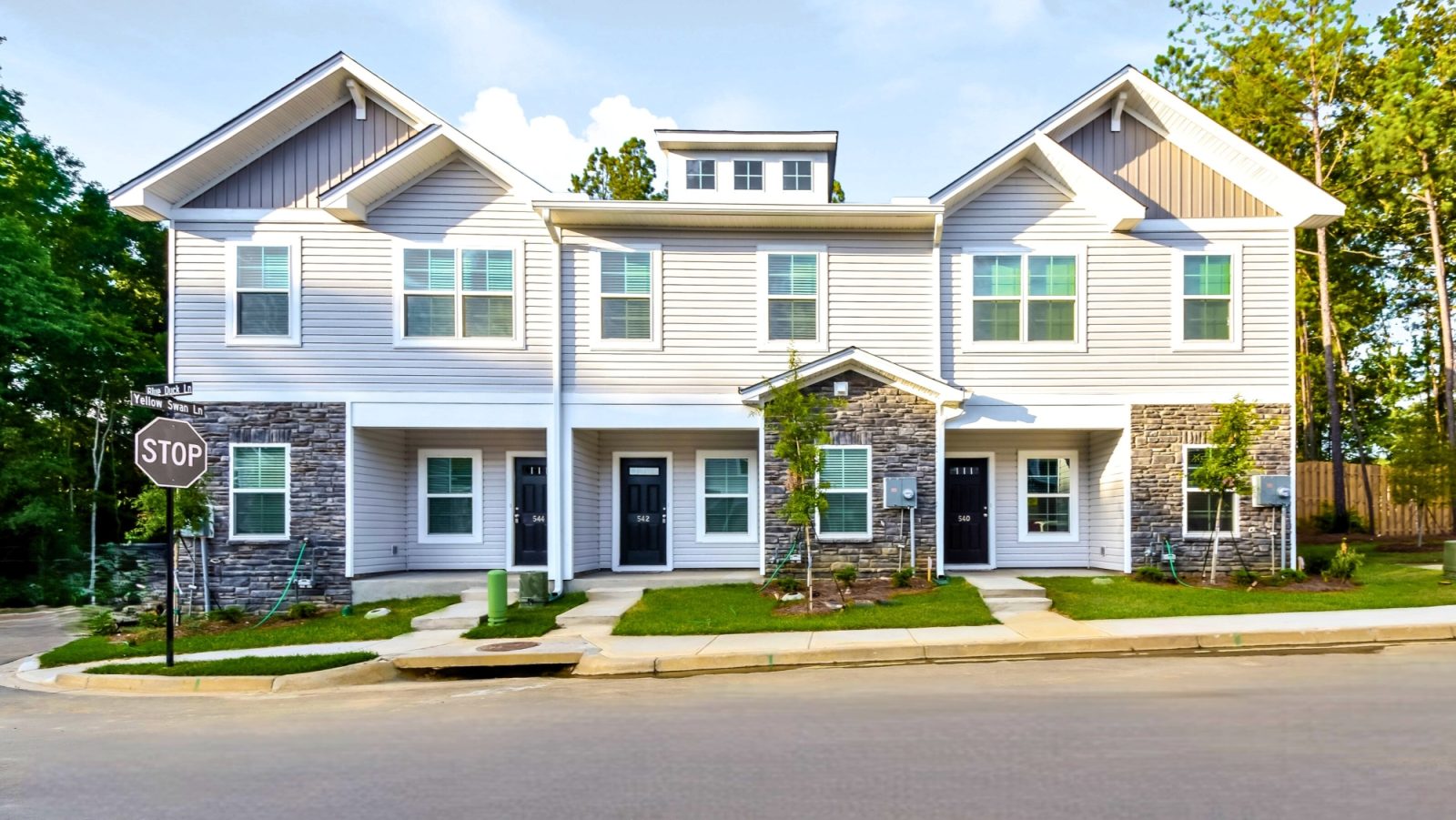 000 photo front view 13864080 1