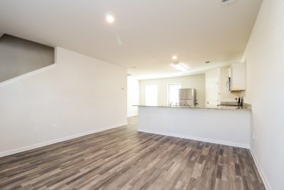 003 Living Room ET31045