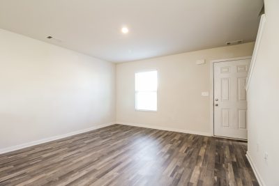 004 Living Room ET31045