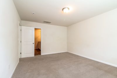 008 Main Bedroom ET31045