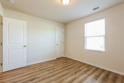 011 Bedroom ET41056
