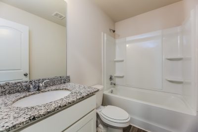 013 Bathroom ET41056