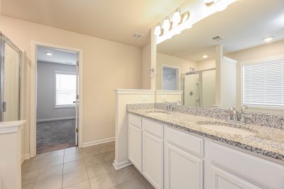 008 photo main bathroom 15147641