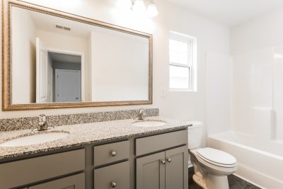 013 Bathroom ET51329