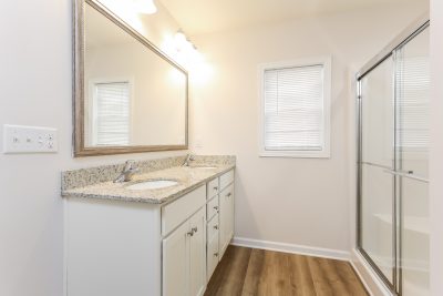 009 photo main bathroom 14028364