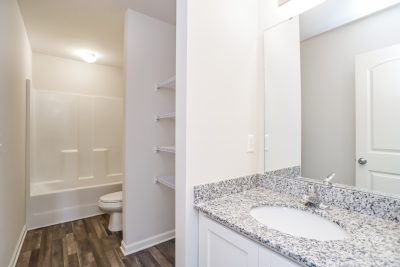 010 photo main bathroom 12577804