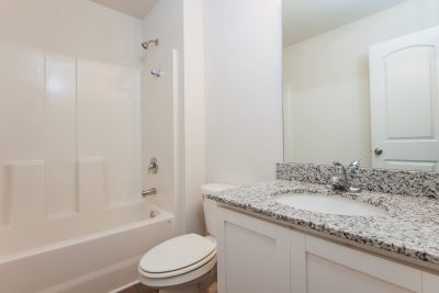 007 photo main bathroom 12592602