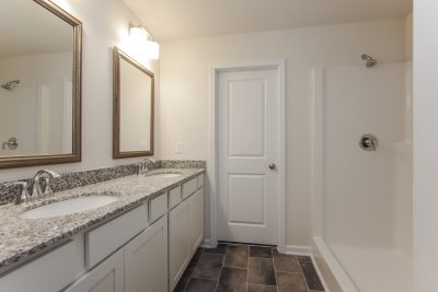 008 photo main bathroom 10347741