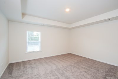 007 photo main bedroom 10434234