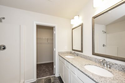 010 Main Bathroom ET61010