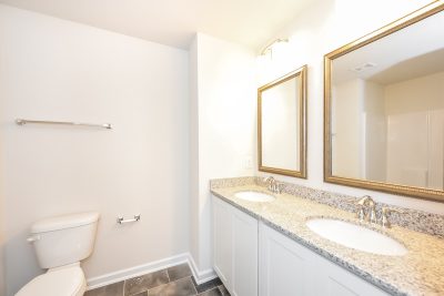 008 Main Bathroom ET61017
