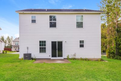 014 photo rear view 12835544