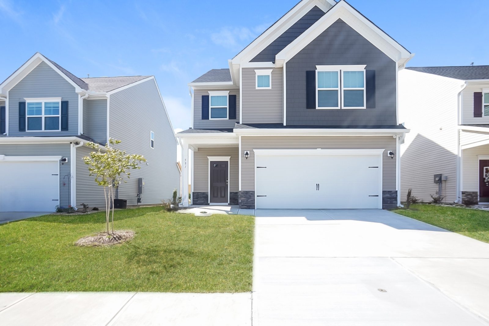 000 Front View 11005703