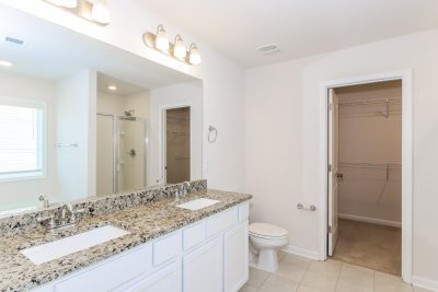007 photo main bathroom 13978657