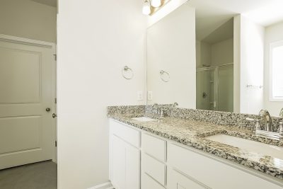 008 photo main bathroom 11994066