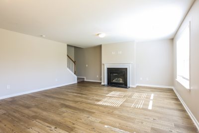 004 Living Room ET31149
