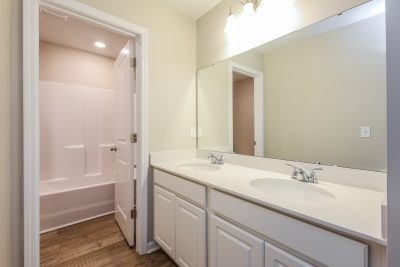 014 Bathroom ET31149