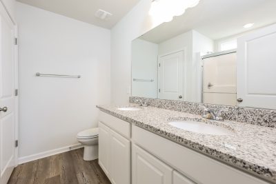 010 photo main bathroom 13072877