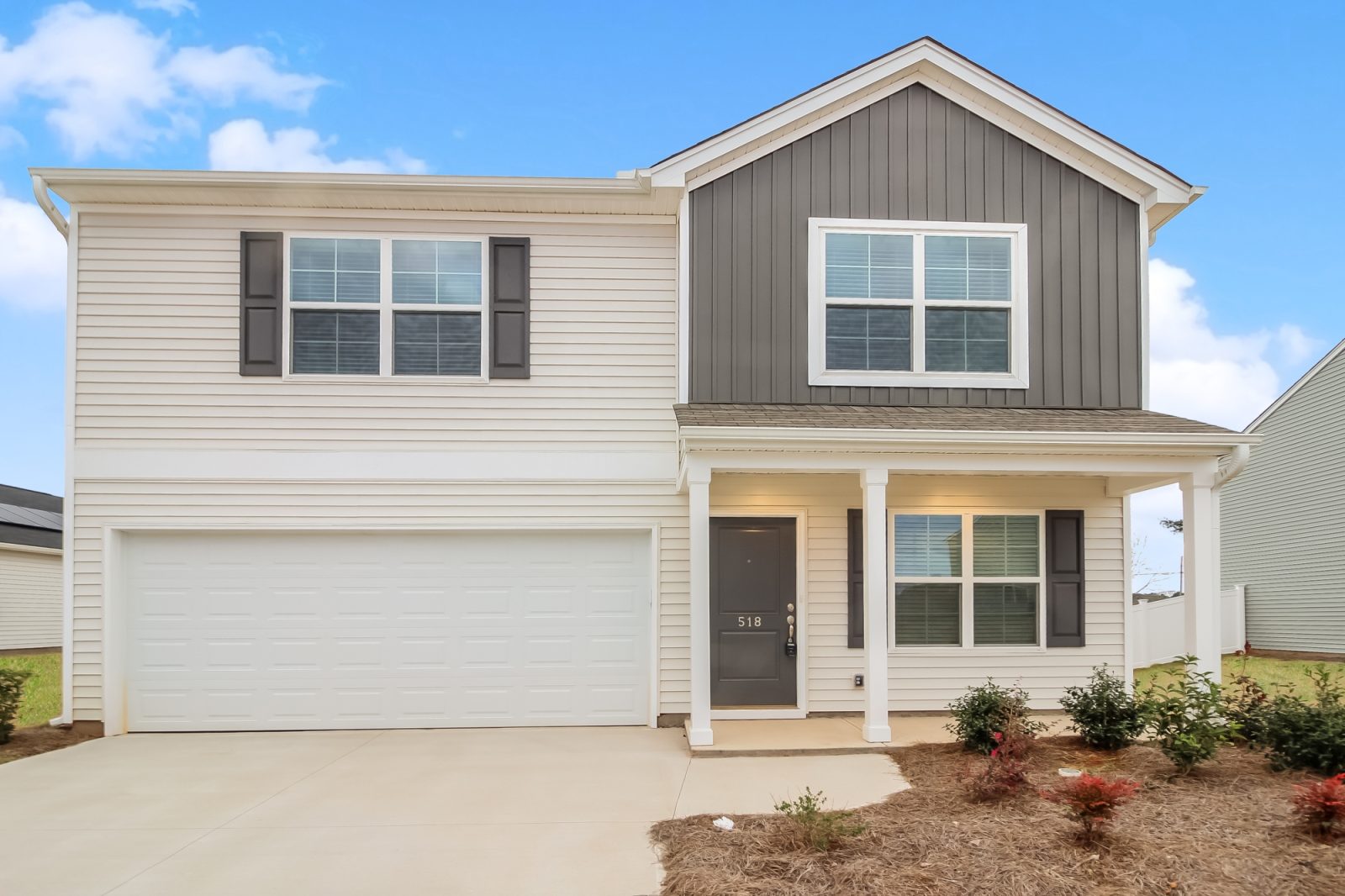 001 Front View ET41139