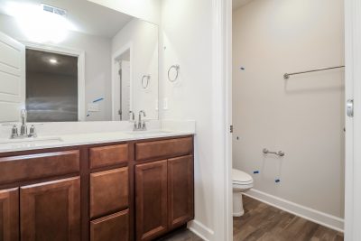 010 Main Bathroom ET71010