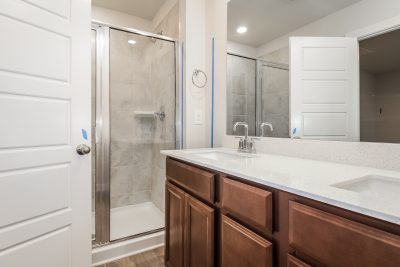 011 Main Bathroom ET71010