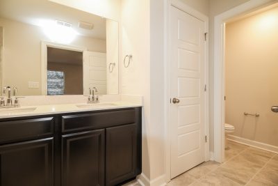 011 Main Bathroom ET71025