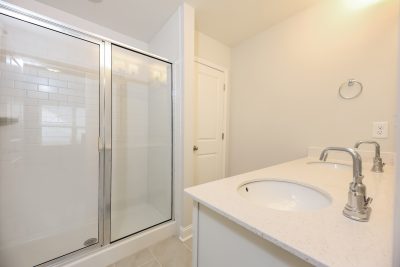 010 photo main bathroom 10598326