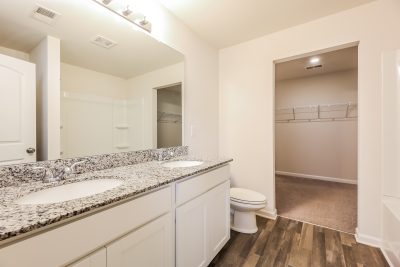 008 photo main bathroom 14394613