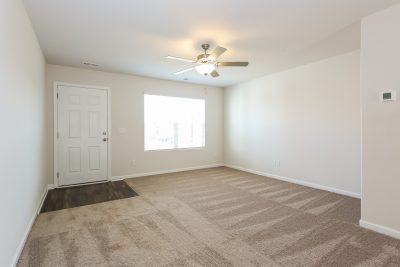 003 Living Room ET31381