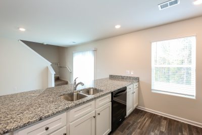005 Kitchen ET31381