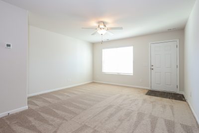 003 Living Room ET31382