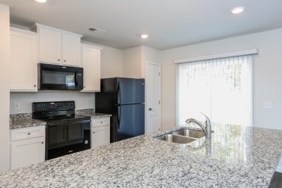 006 Kitchen ET31382