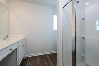 009 Main Bathroom ET31382
