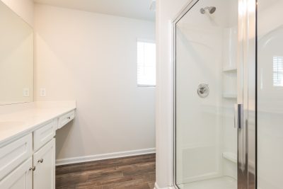 010 Main Bathroom ET31383