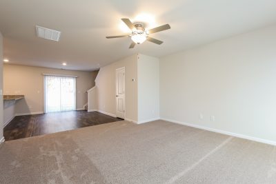 003 Living Room ET31386