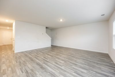 004 Living Room ET41086