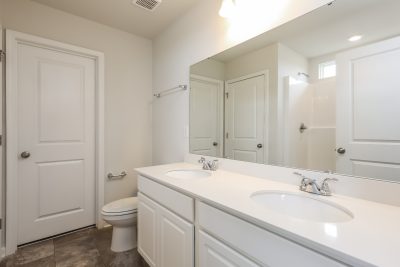 007 photo main bathroom 15148578